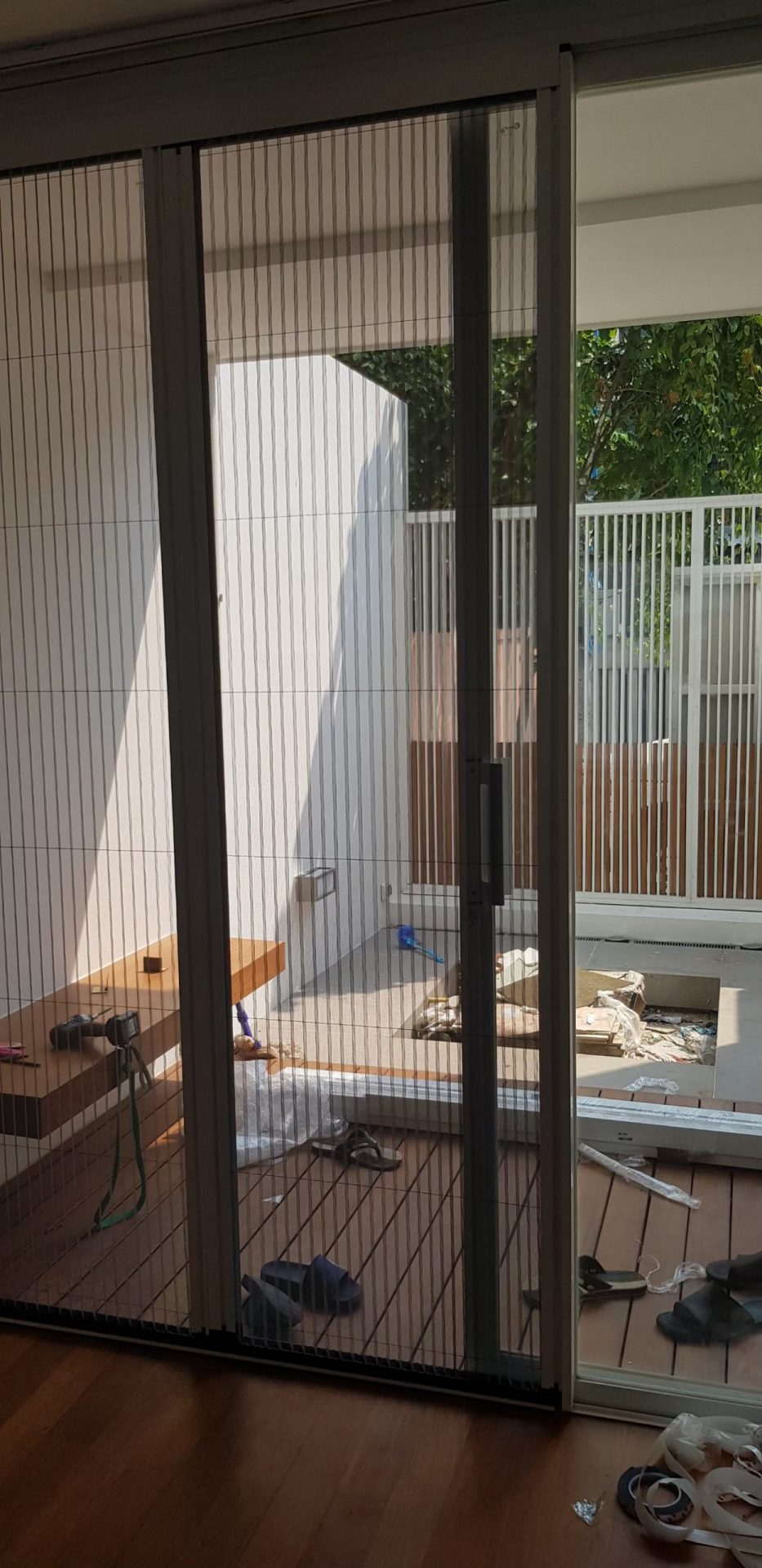 มุ้งประตูบานเปิดทอสเท็ม