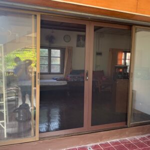 มุ้งนิรภัยสำหรับประตูบานเลื่อน