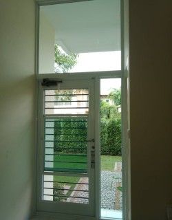 ประตูหน้าต่างอลูมิเนียมทอสเท็ม LIXIL