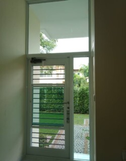 ประตูหน้าต่างอลูมิเนียมทอสเท็ม LIXIL